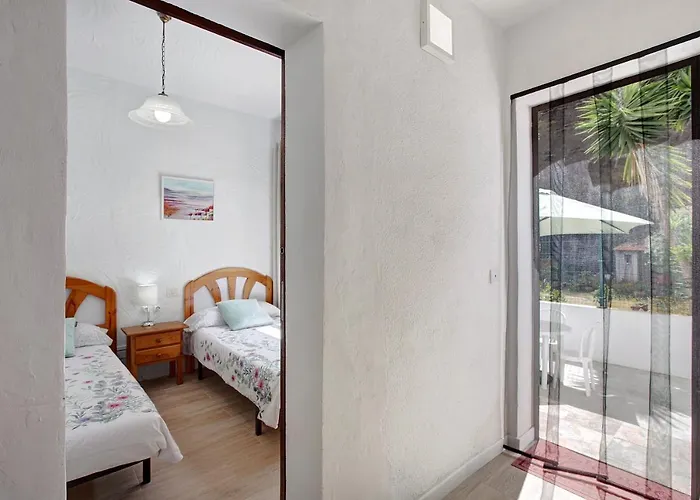 Casa La Zahorra بيت للعطل